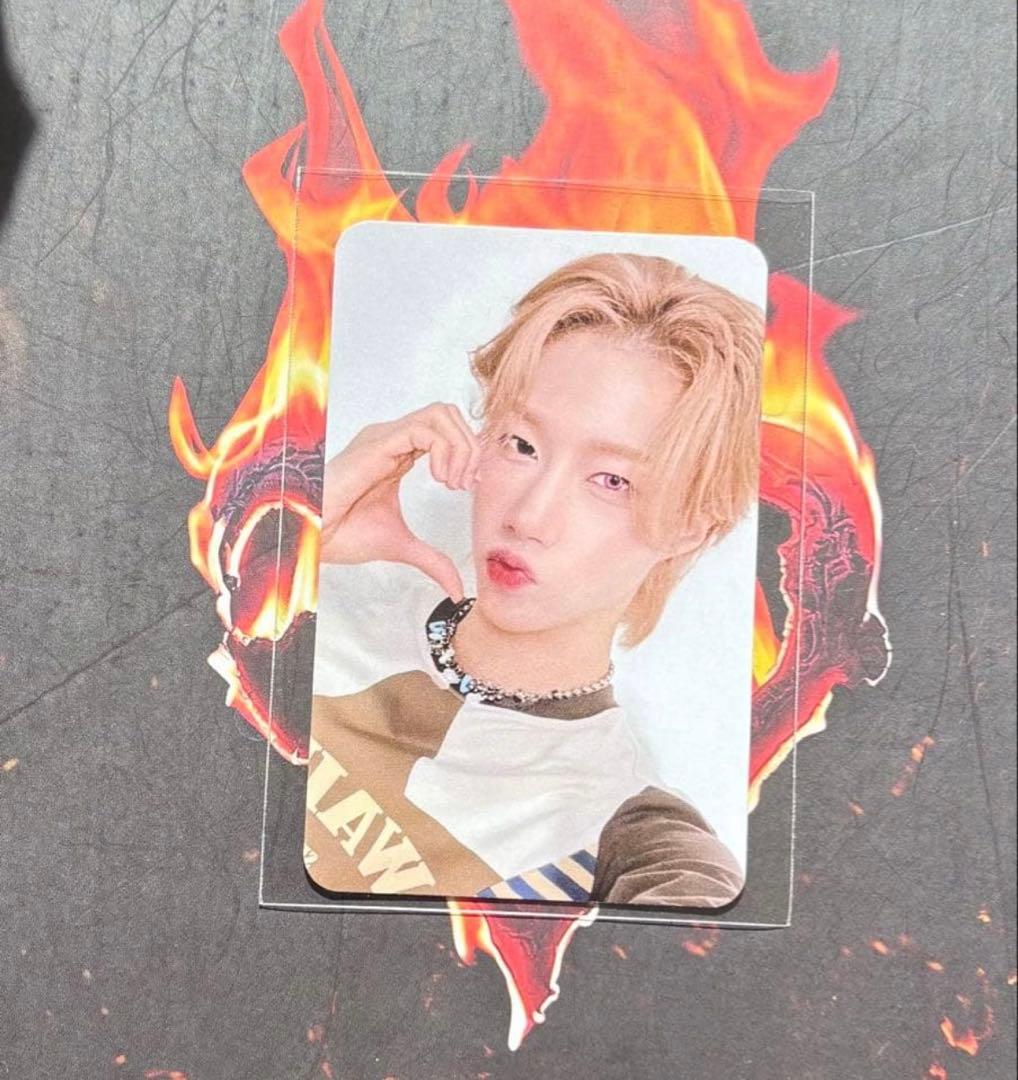 出回りなし XLOV b.stage+ ルイ トレカ 미공개 포토카드 - メルカリ