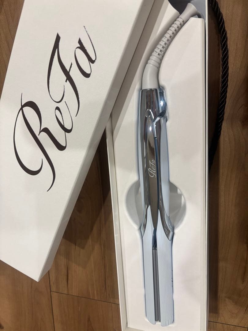 値引き！早い者勝ち！新品　ReFa リファストレートアイロンプロ リファストレートアイロン プロ ホワイト / ReFa STRAIGHT IRON PRO