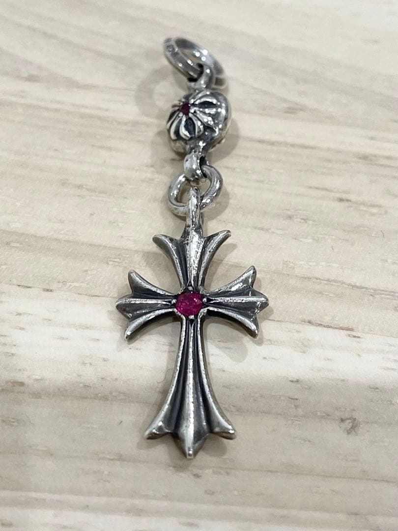 クロムハーツ ワンボールタイニーCHクロス 片面ルビー留め - メルカリ