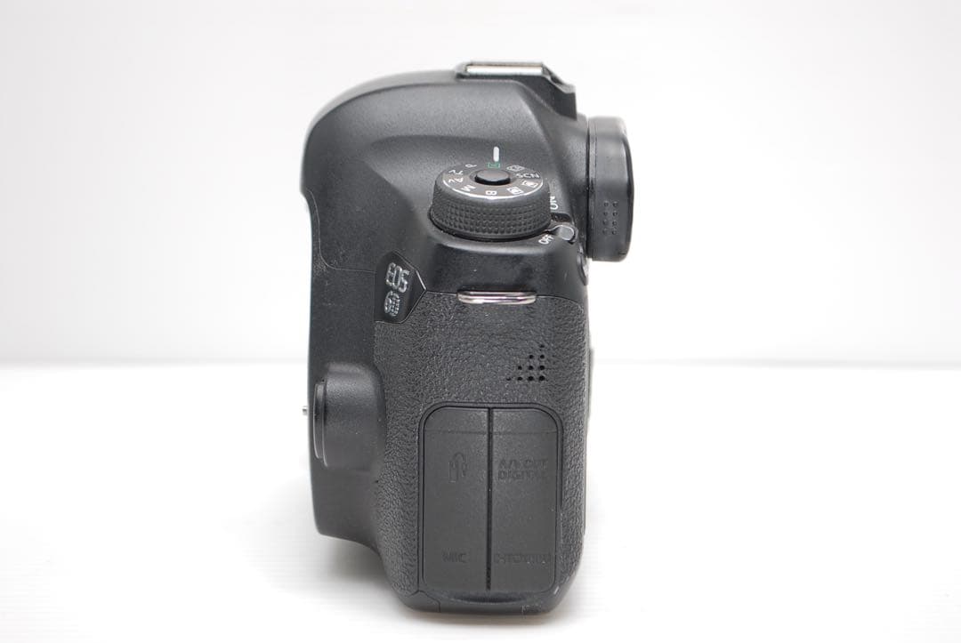 ❤️Canon EOS 6D❤️軽量モデル 中級者向け一眼レフ Wi-Fi内蔵 - メルカリ