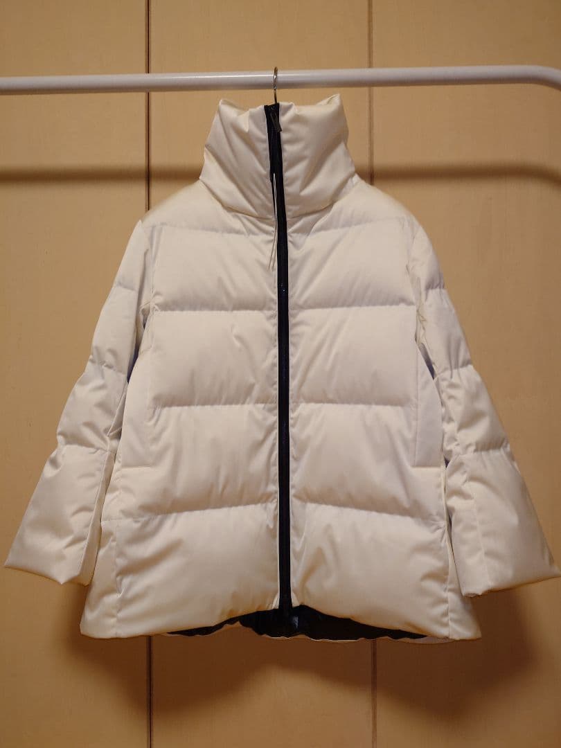 ユニクロ　+J復刻ダウンボリュームジャケット　Lサイズ オフホワイト 11月12日発売！ユニクロ「＋J」新作をSサイズとLサイズライターが