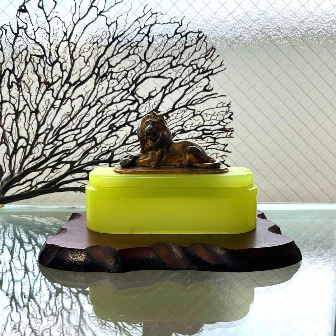 骨董　時代ガラス　希少　練りガラス　モニュメント　ライオン　置き物　ウランガラス 骨董 時代ガラス 希少 練りガラス モニュメント ライオン 置き物