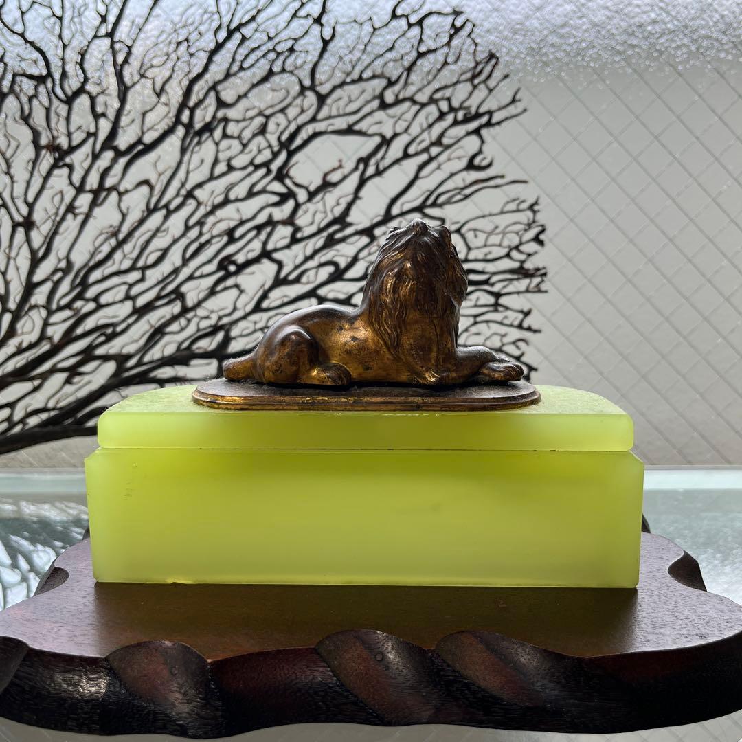 骨董 時代ガラス 希少 練りガラス モニュメント ライオン 置き物