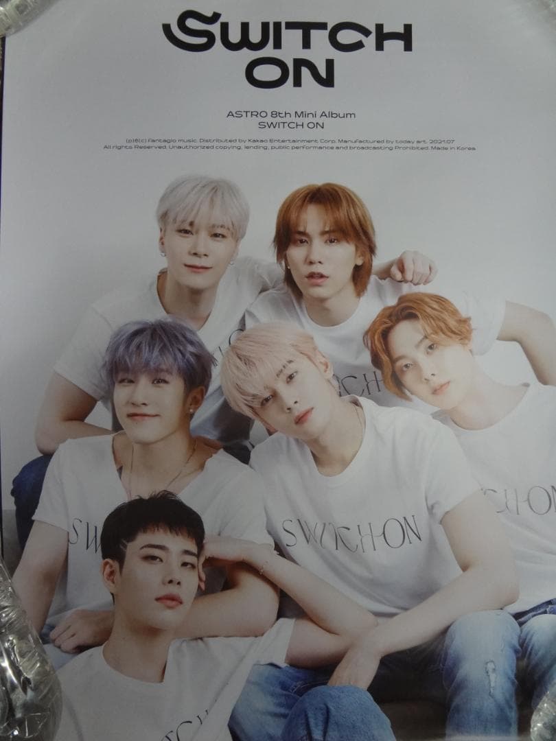 B2サイズポスター200本セット ・アニメアーティスト混合