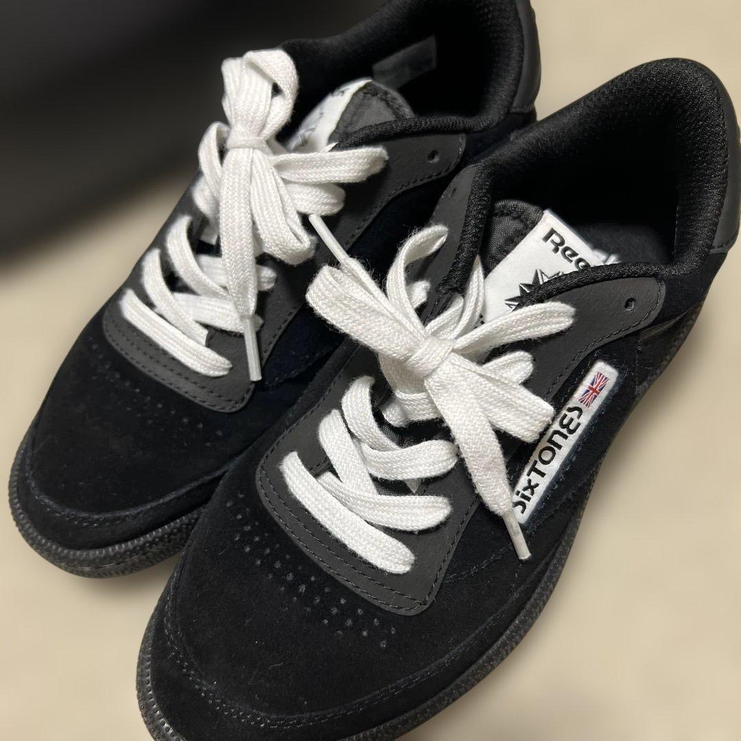 Reebok SixTONES ブラックスニーカー - メルカリ
