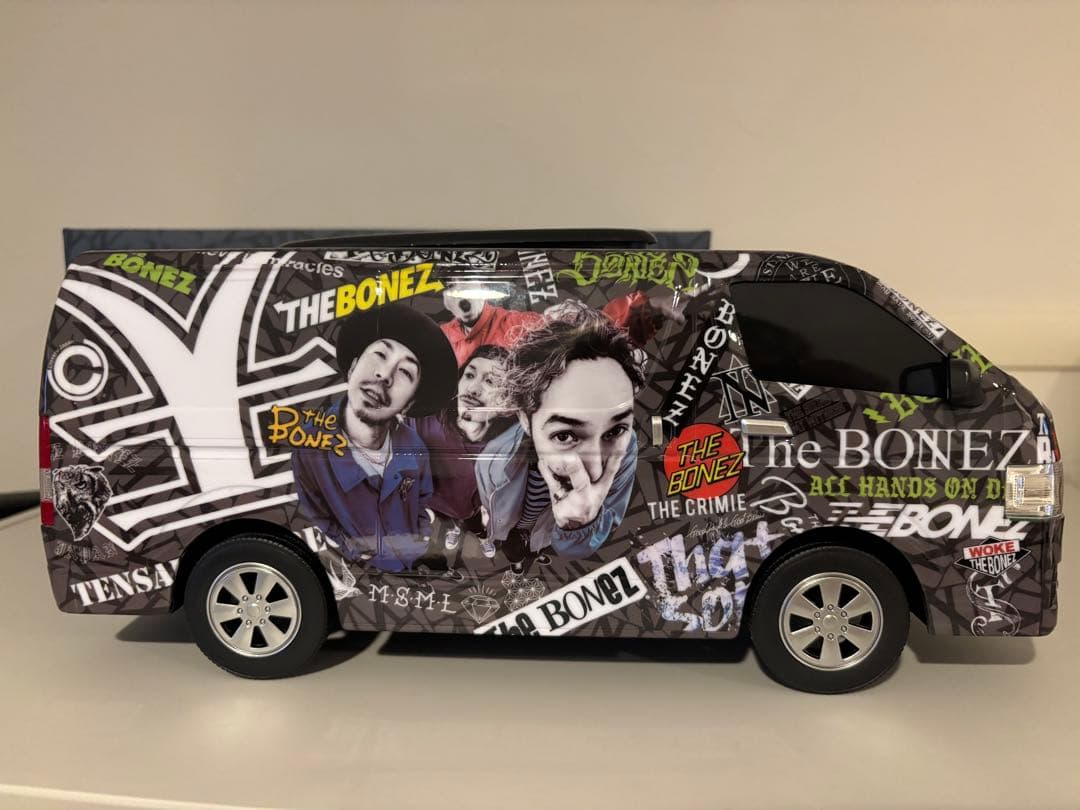 THE BONEZ フィギュア　ティッシュケース　車