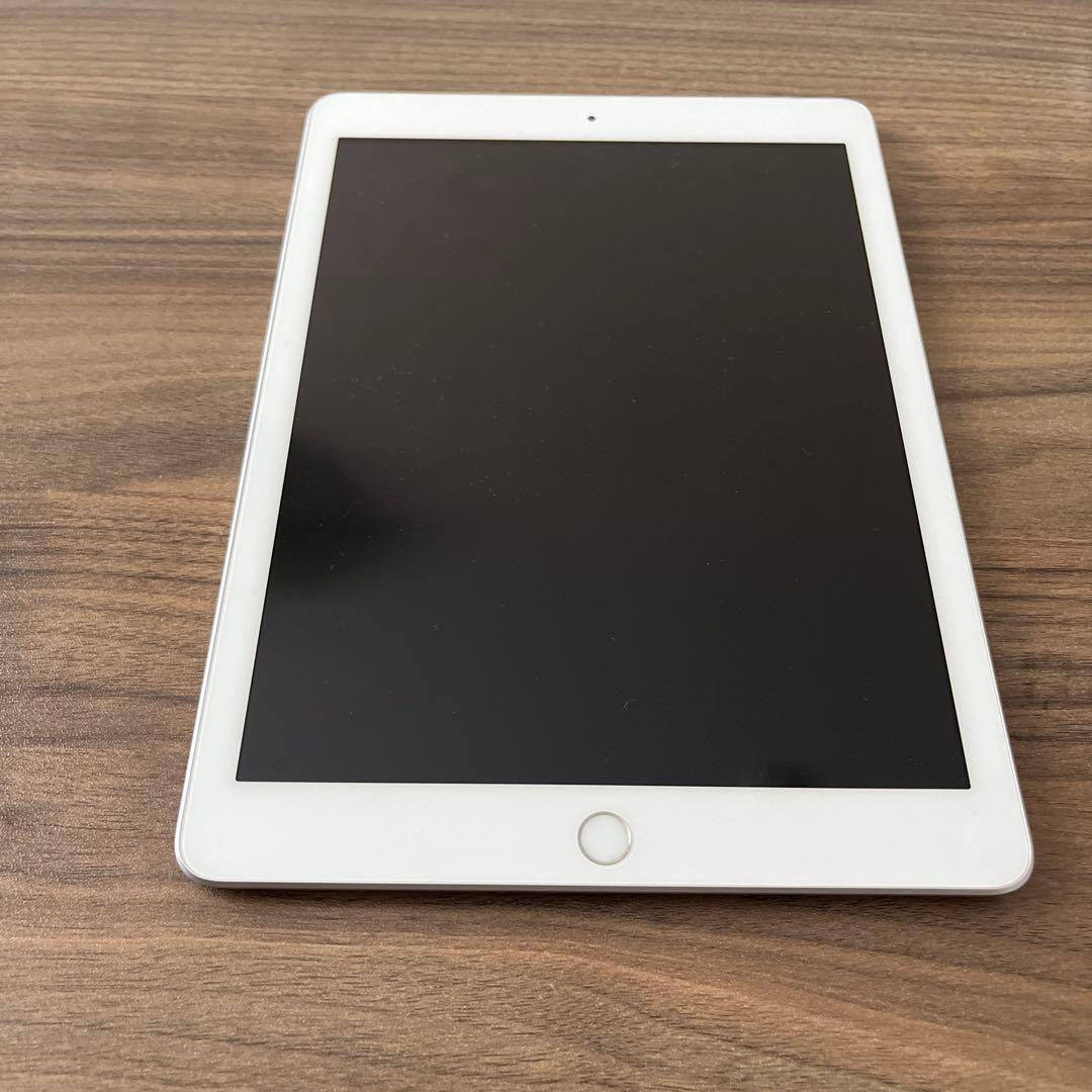 Apple iPad (第6世代) 本体 32GB Pre-Owned Apple iPad 9.7