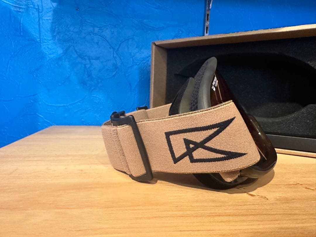 REVOLT ゴーグル ブラウンレンズ ベージュストラップ - メルカリ