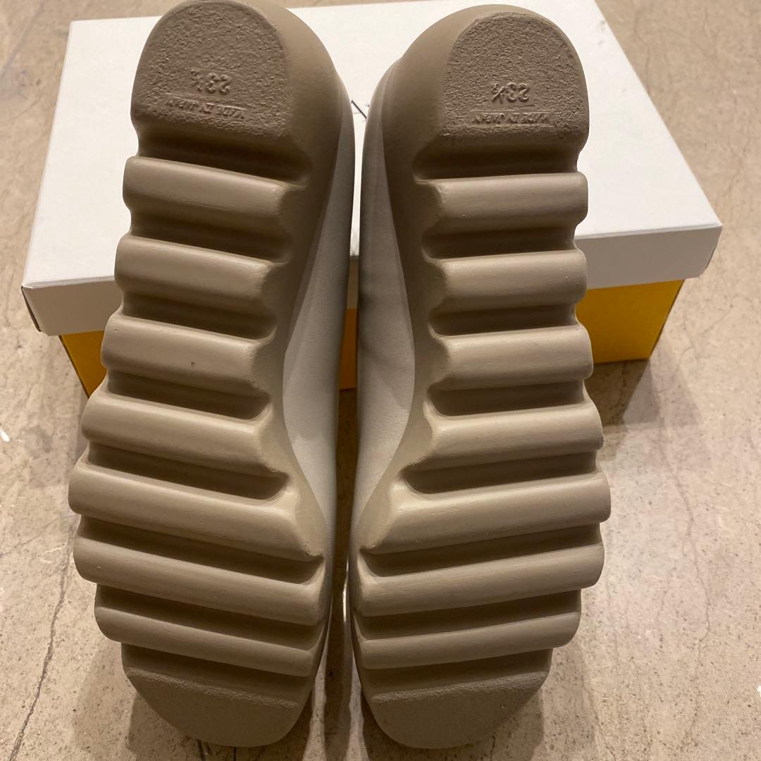 未使用ヒルズアベニュー　ウェーブソールレザーパンプス　ベージュ　23.5cm