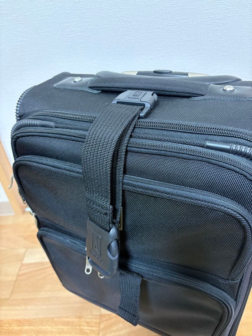 Travelpro FlightCrew4 18インチRollaboard® - メルカリ