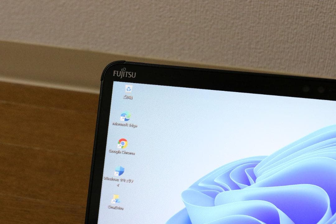 Windowsタブレット本体 ARROWS Tab Q7310/DE i3 4G 128G 13.3Win11