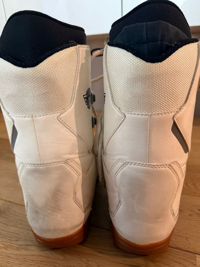 22-23モデル　DEELUXE D.N.A. 23.5cm