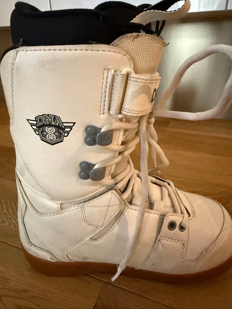 22-23モデル　DEELUXE D.N.A. 23.5cm