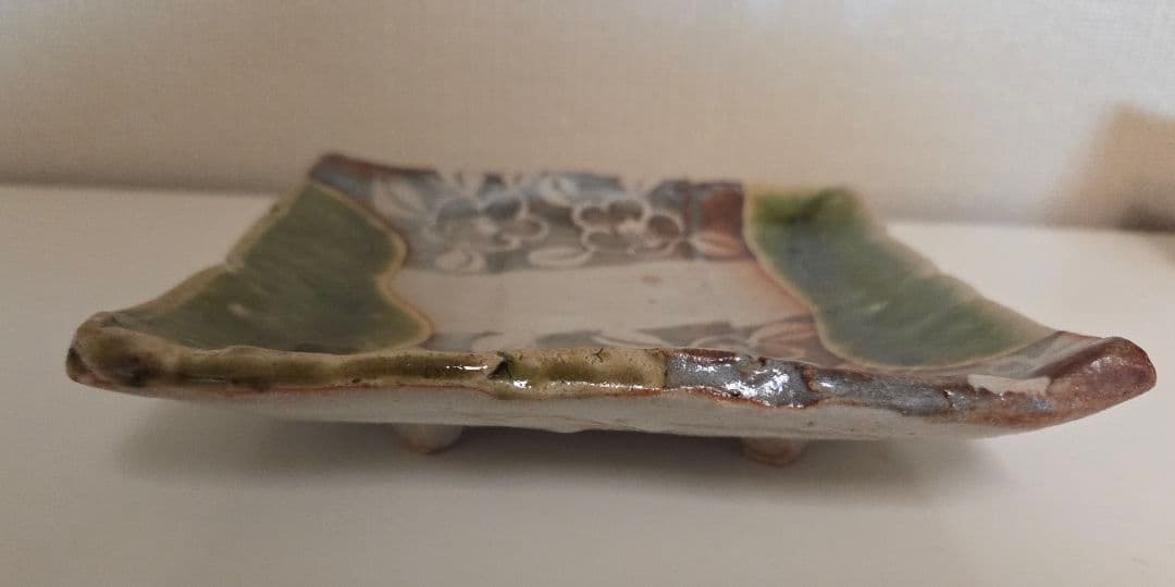 織部 玉山窯 玉置保夫 四角皿 脚付 椿 四方皿 - メルカリ