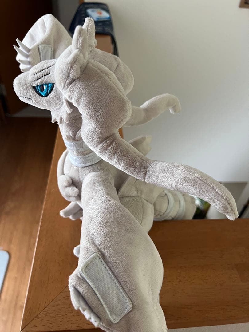 ポケモン　レシラム　ポーズチェンジぬいぐるみ