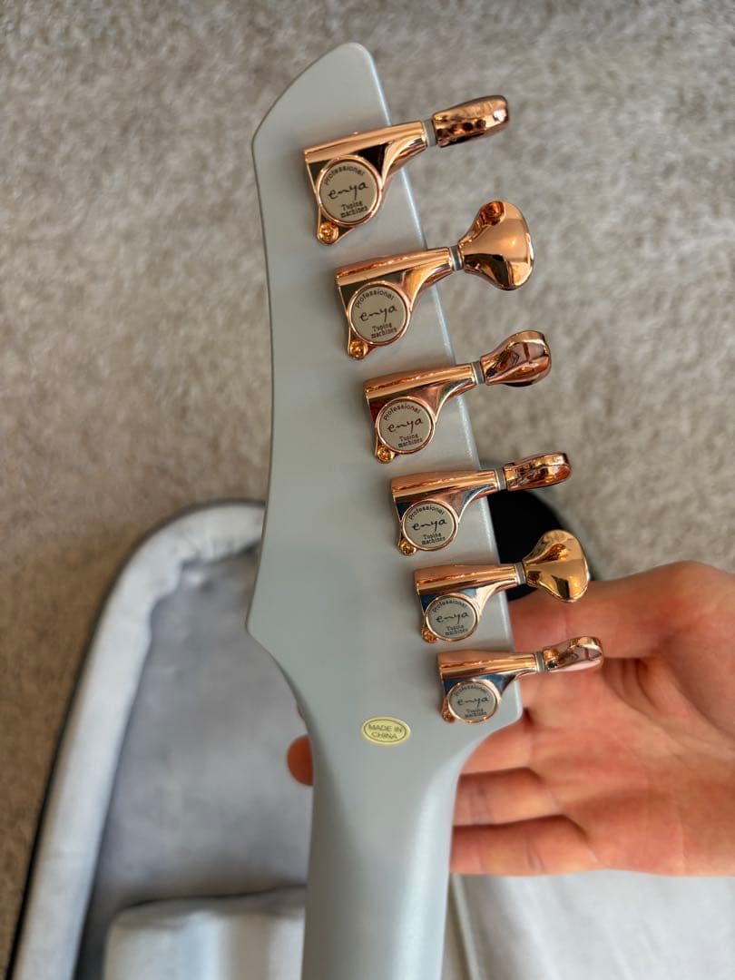 Enya Inspire ライトグレー エレキギター アンプ内蔵 - メルカリ