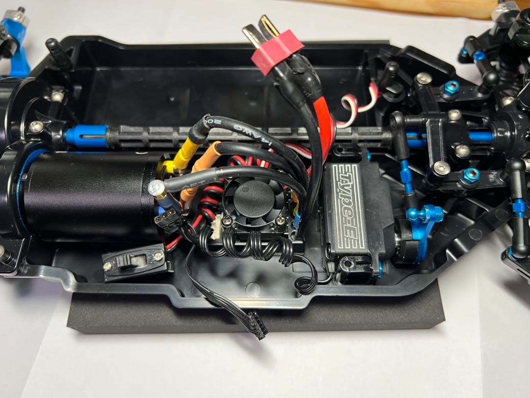 タミヤ　TT-02 完成車　メカ付きブラシレスモーター
