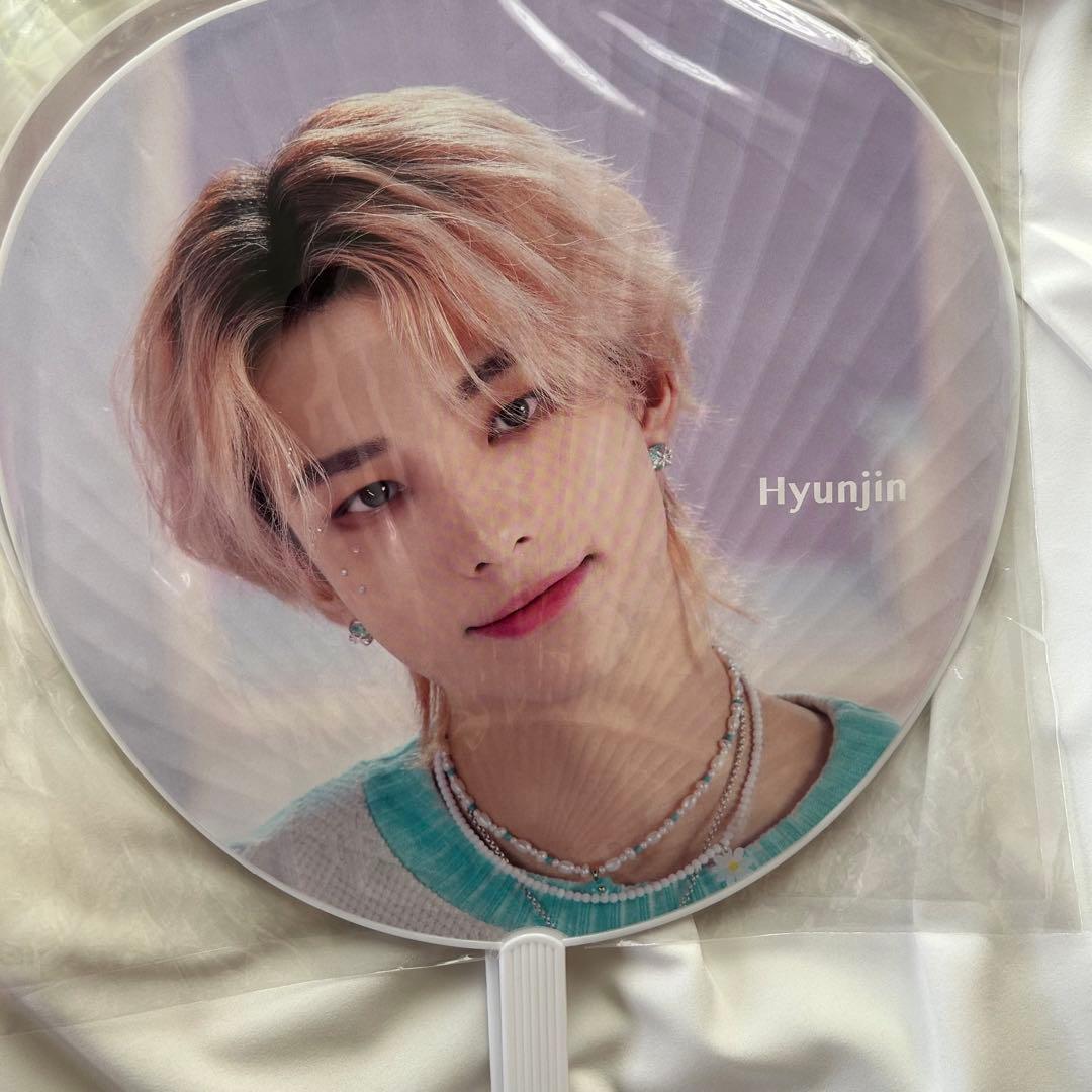 straykids スキズ ヒョンジン Hyunjinうちわ - メルカリ