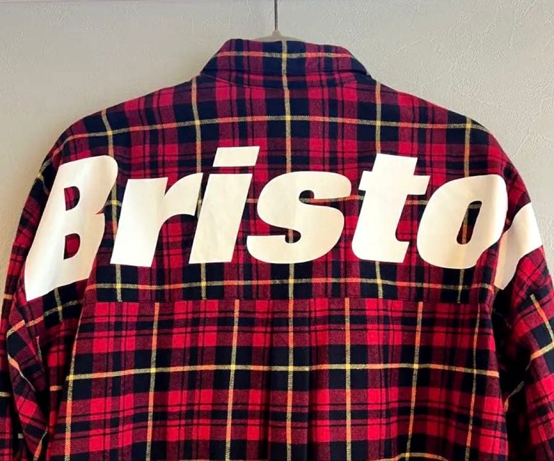 美品エフシーレアルブリストル F.C.Real Bristol ビッグロゴシャツ