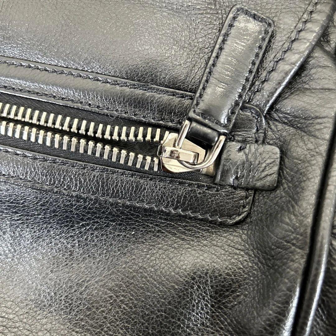 希少 プラダ PRADA ブラック メッセンジャーバッグ バッファロー革 黒