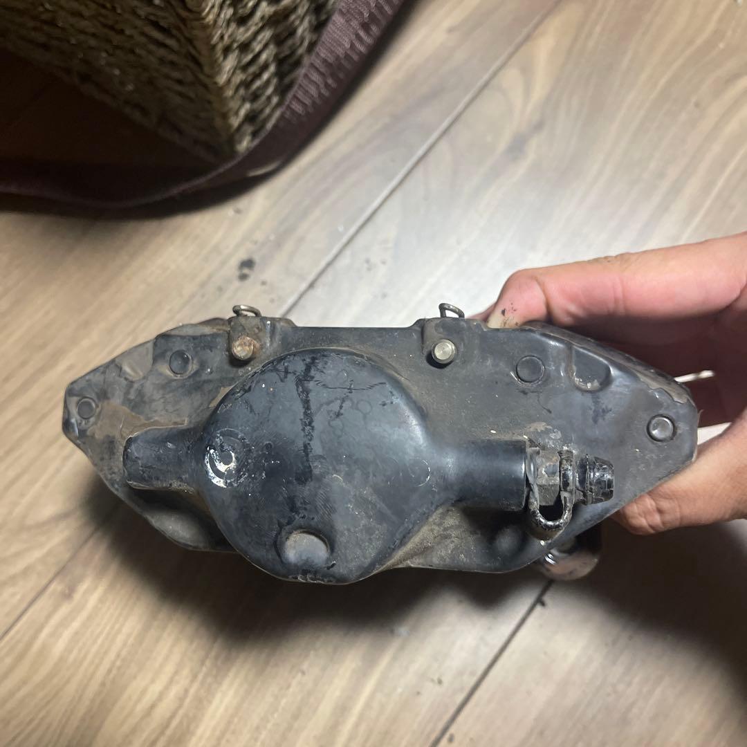 日産オーテック260rs純正リアブレーキキャリパー 片方しかありません。