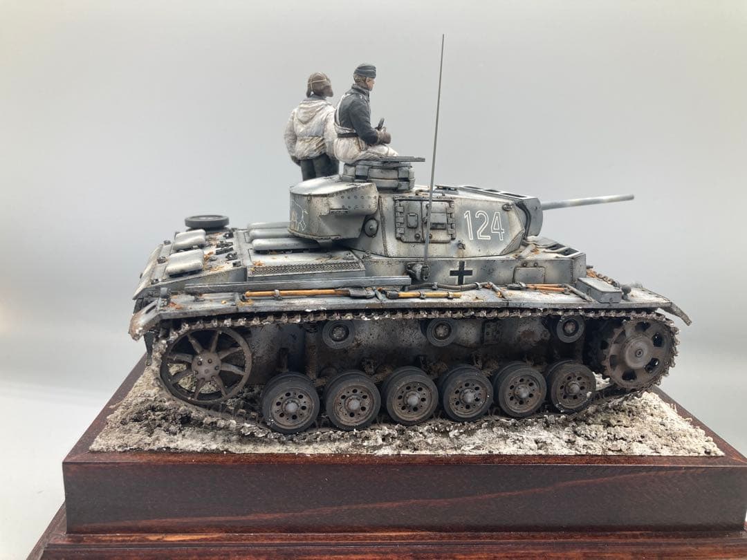 戦車模型完成品 1/35 3号戦車L型 ヴィネット全塗装済み完成品