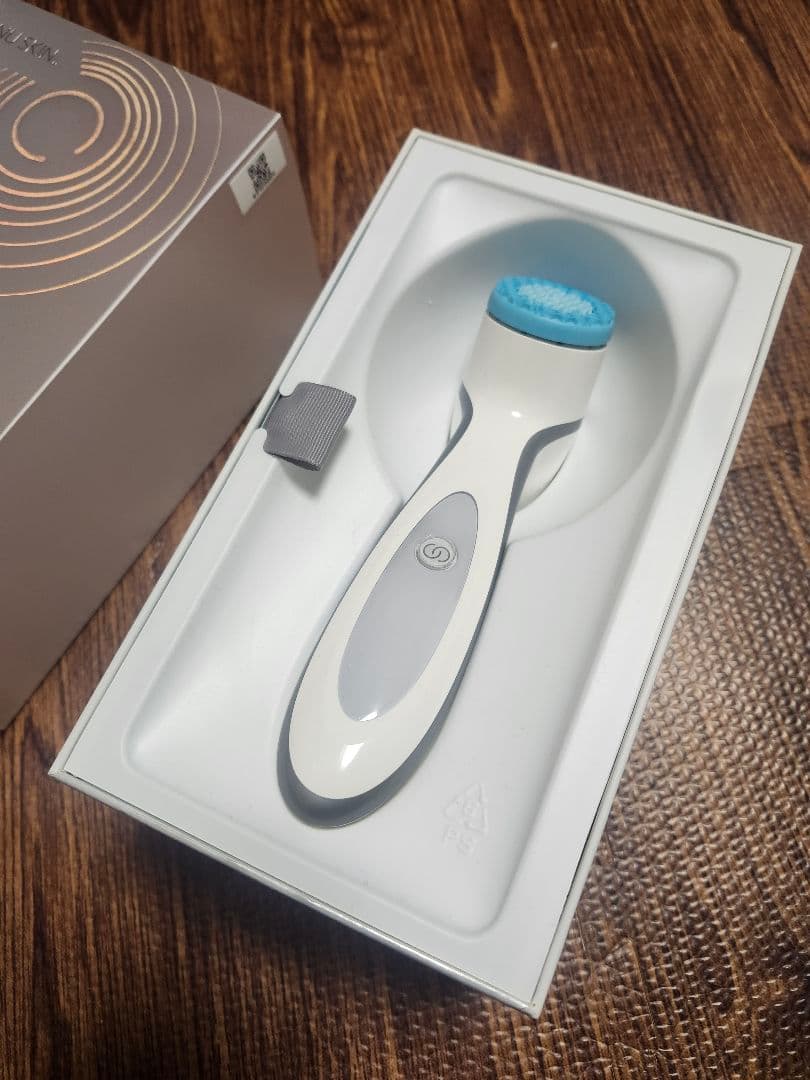 LumiSpa 美顔器 ニュースキン ルミスパ - メルカリ