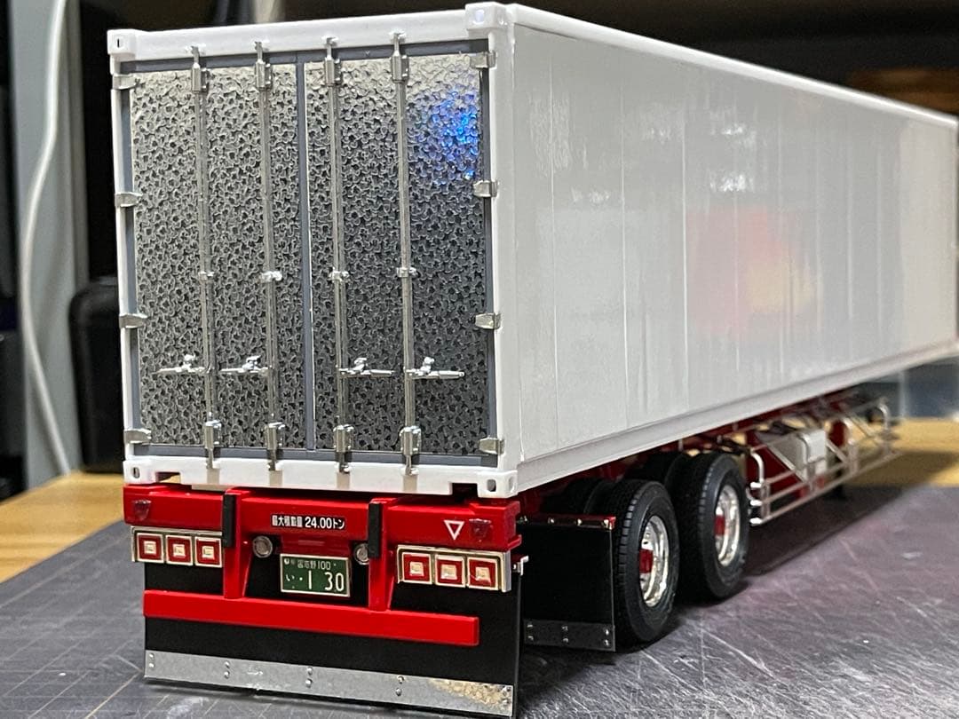 デコトラ‼️1/32 40フィート海コントレーラー2軸MG付きシャーシ