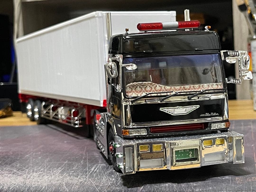 デコトラ‼️1/32 40フィート海コントレーラー2軸MG付きシャーシ