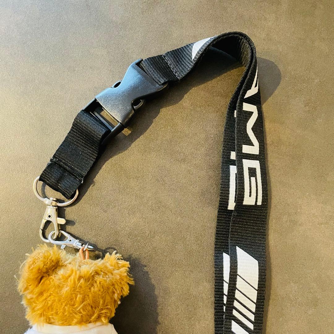 ①メルセデスベンツ AMG ネックストラップ②マスコットベア レーシング