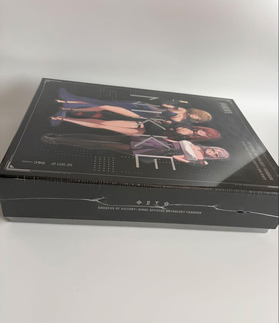 勝利の女神NIKKE 公式 アンソロジー ファンブック 特装版 パッケージ 韓国