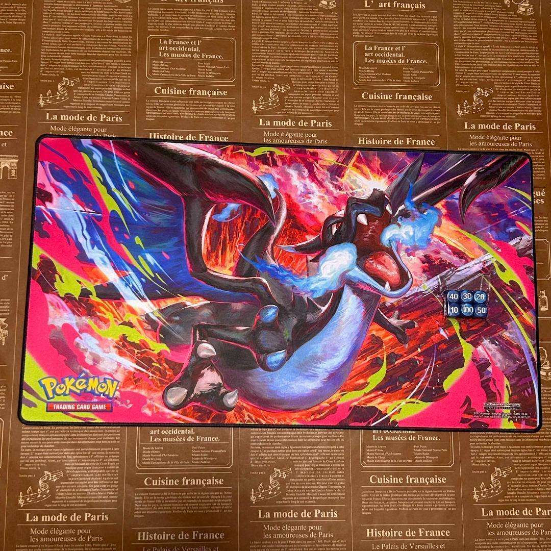 海外限定】リザードン プレイマット & ダイス UPC 2025 【筒状配送