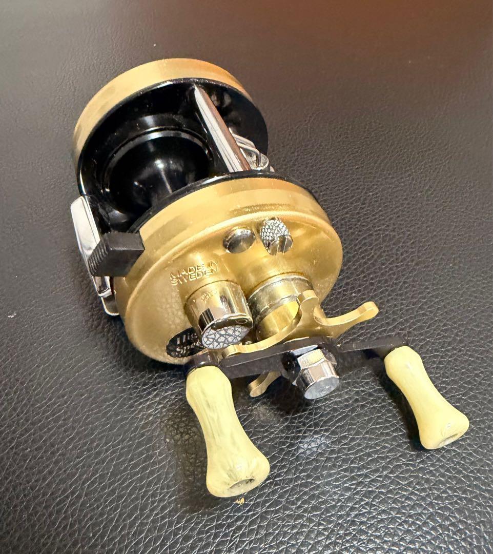 Abu 2500CI ゴールド availドラグ付き 15日(日)20時頃削除 - メルカリ