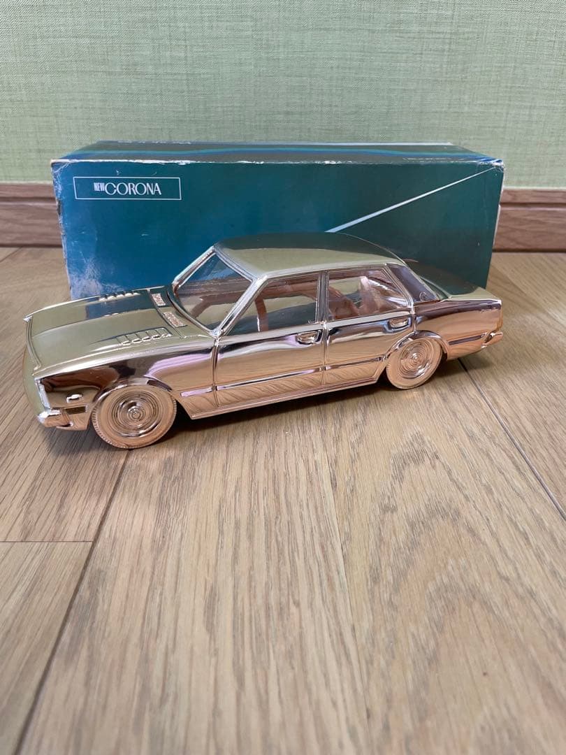 美品トヨタ コロナ メタル製 ゴールド　シガレットケース　ノベルティ　1973