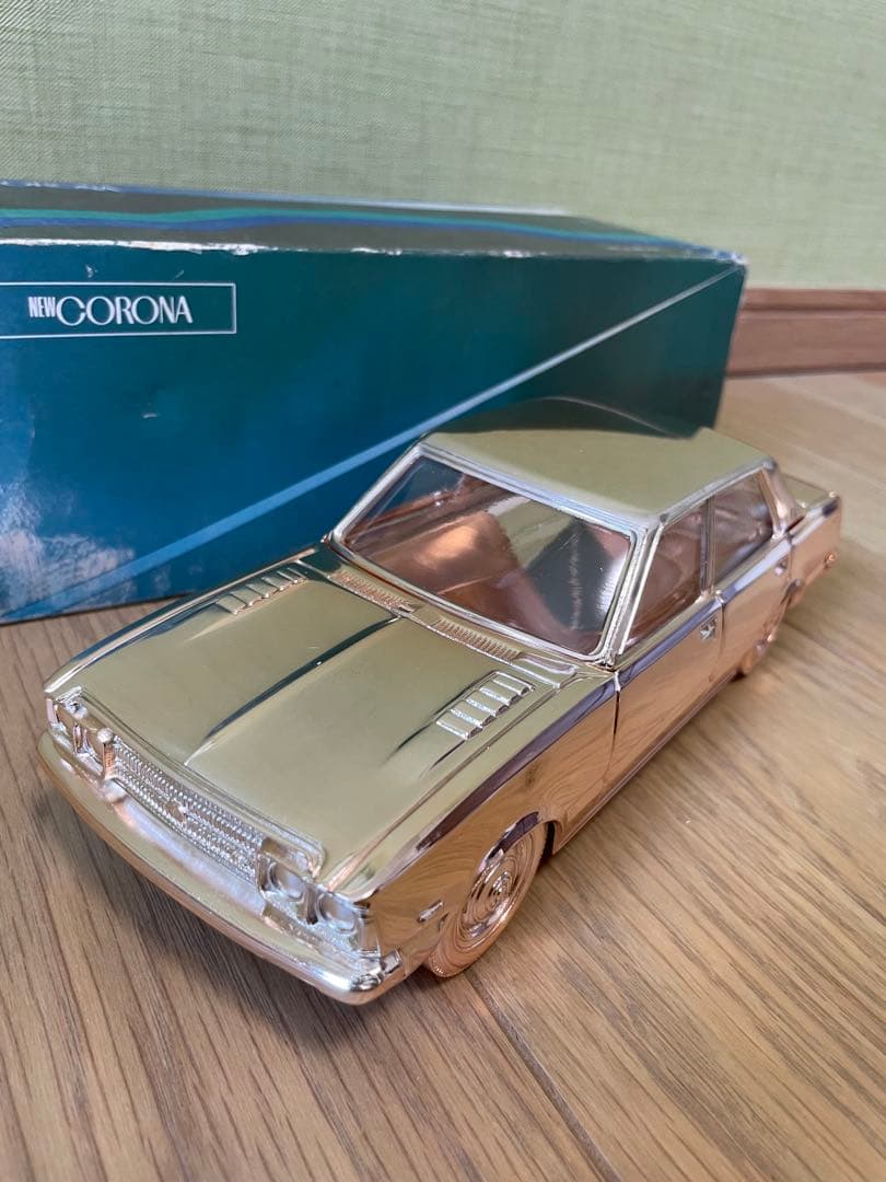 美品トヨタ コロナ メタル製 ゴールド　シガレットケース　ノベルティ　1973