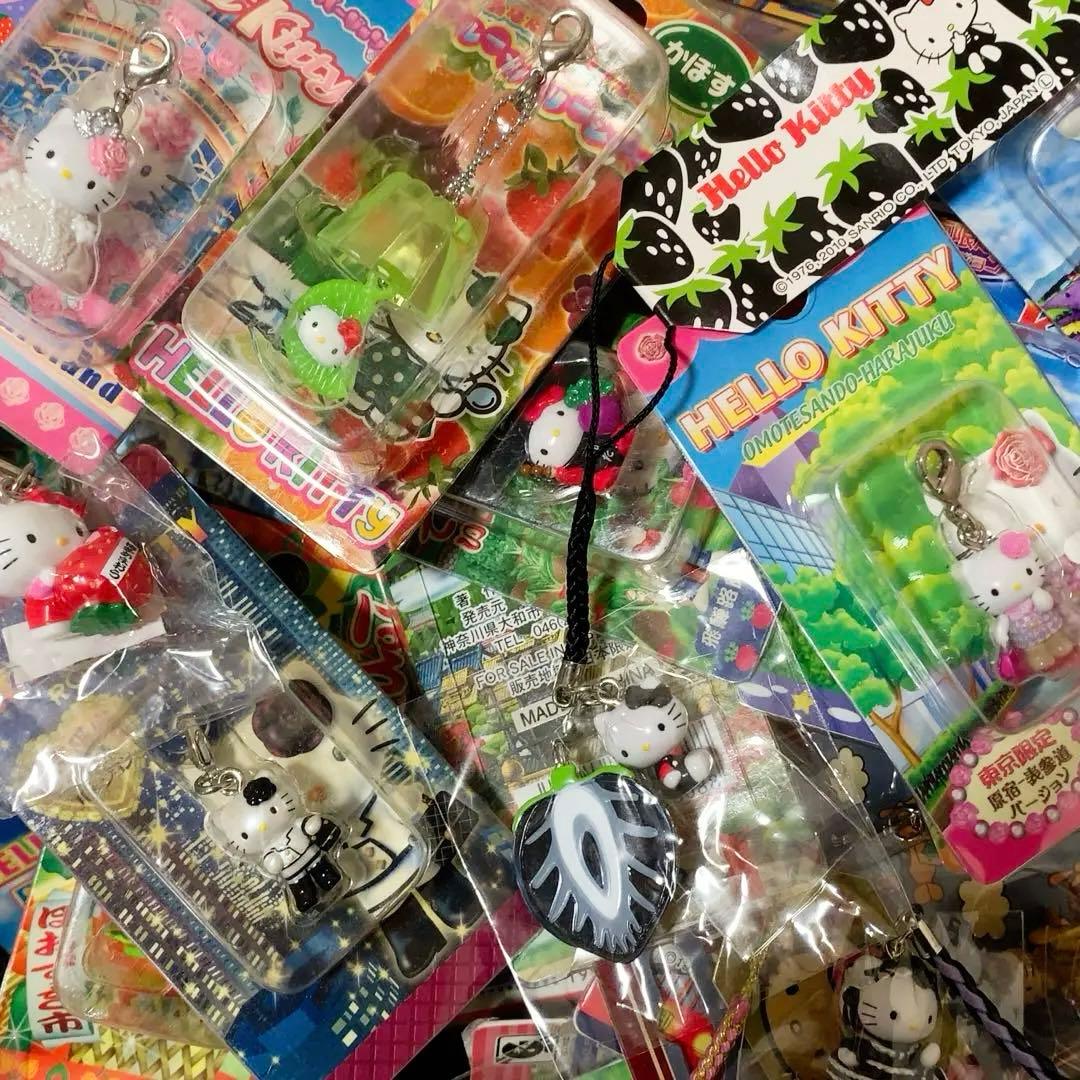 レア含む　ご当地キティ　359個　ロリータ/イチゴ根付/コラボ/非売品　おまとめ