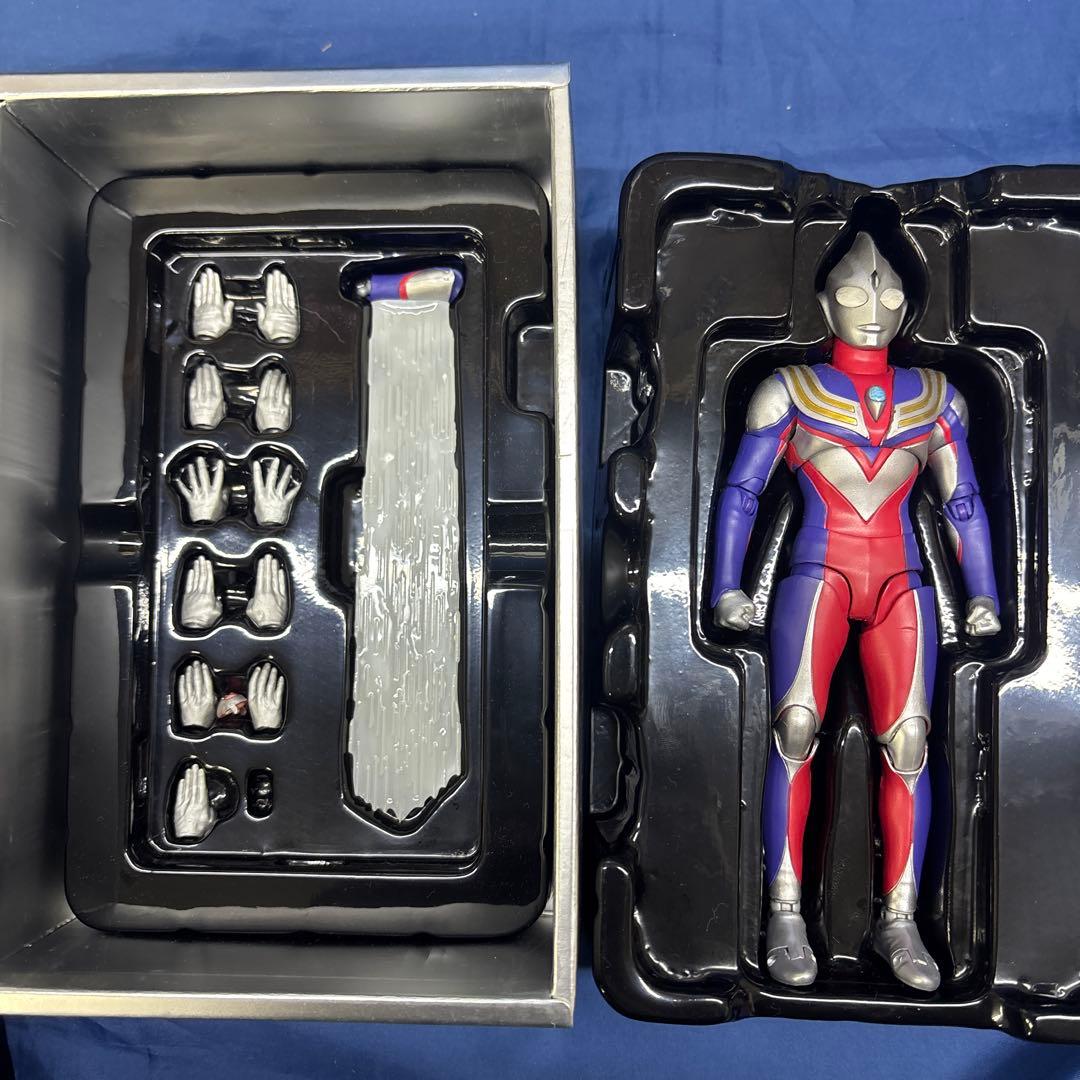 真骨彫　ウルトラマンティガ