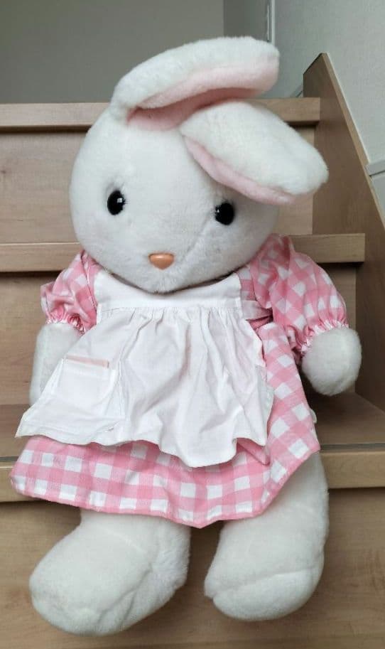 うさぎぬいぐるみ 昭和 レトロ エプロンうさぎ - メルカリ
