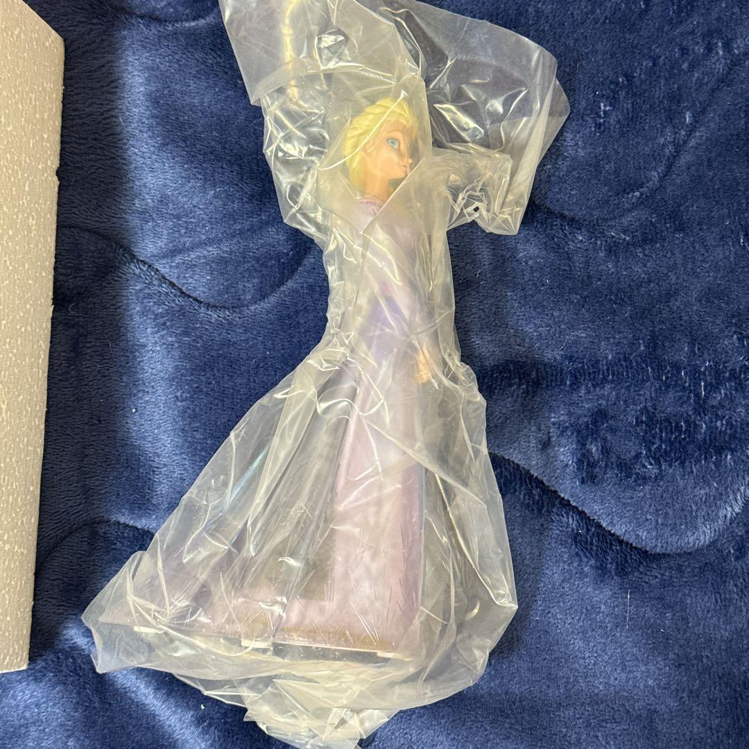 アナと雪の女王　エルサ　ナイトドレス　LEDフィギュア　ディズニーストア