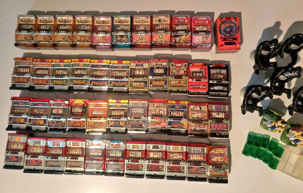 パチスロ魂 / ミニチュアスロットフィギュア43個&その他 スロットミニチュアフィギュア 吉宗 パチスロ魂 - メルカリ