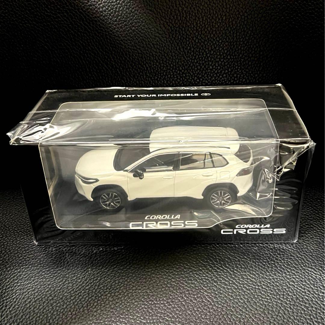 断*ん様 【未開封】カローラクロス 後期 ホワイト ミニカー カラーサンプル 1