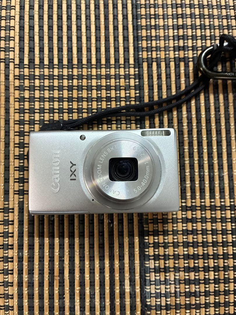 Canon IXY100F シルバー コンパクトデジタルカメラ - メルカリ