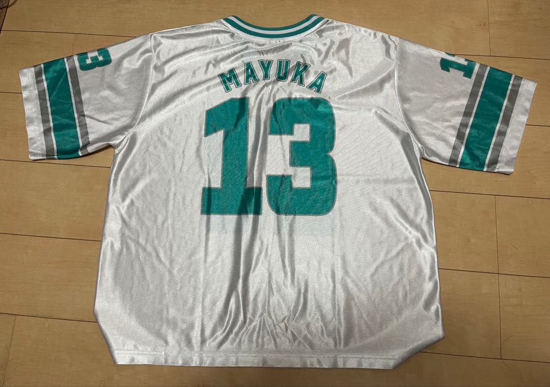 NiziU マユカ ユニフォームTシャツ - メルカリ