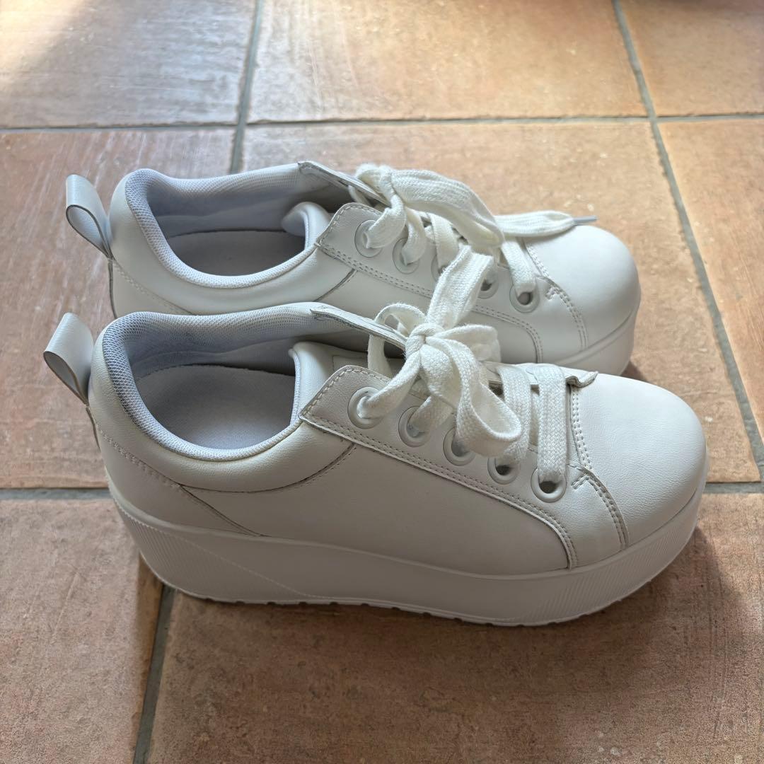 鈴木亜美 スニーカー ホワイト 厚底 Lサイズ - メルカリ