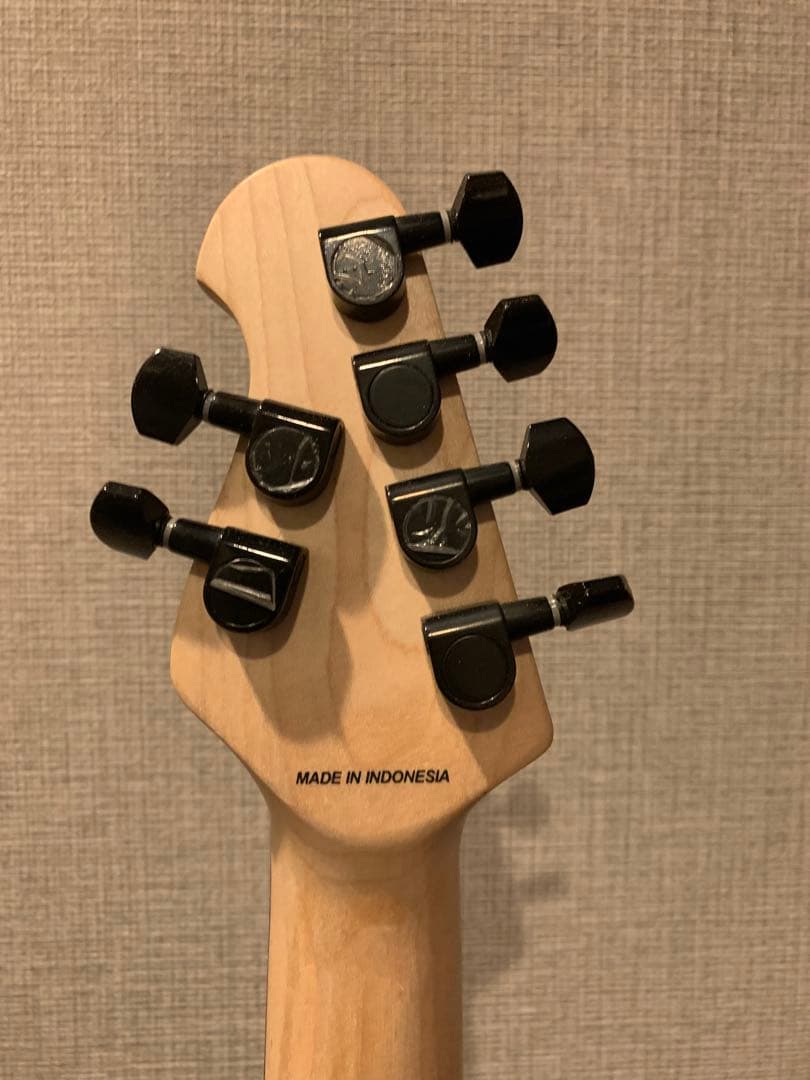 Sterling by Music Man Ax3 エレキギター ブラック　中古