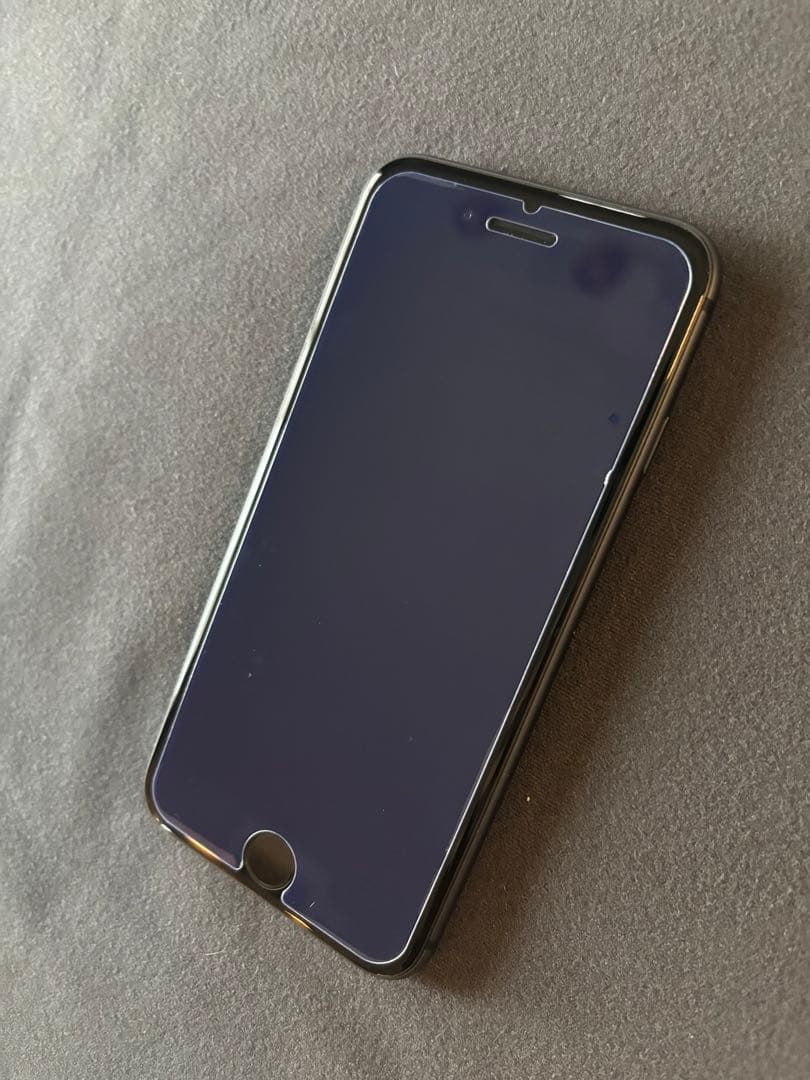 iPhone8 SIMロックなし★使用期間短め！極美品　　送料込み　本日限定価格