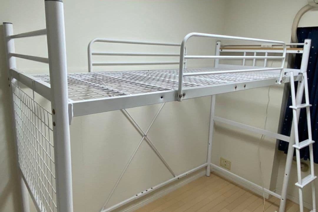 ホワイト ロフトベッド 2口コンセント付き