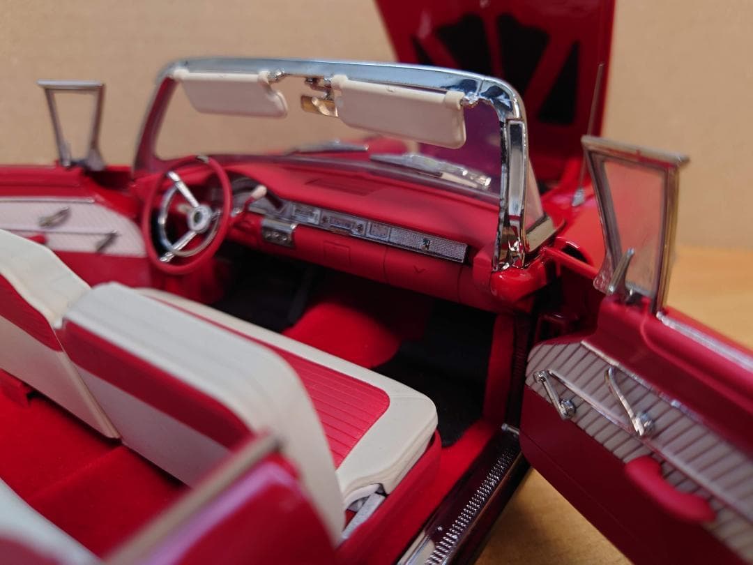 1/18フォード フェアレーン500 オープン 1958 レッド/ブラック - メルカリ