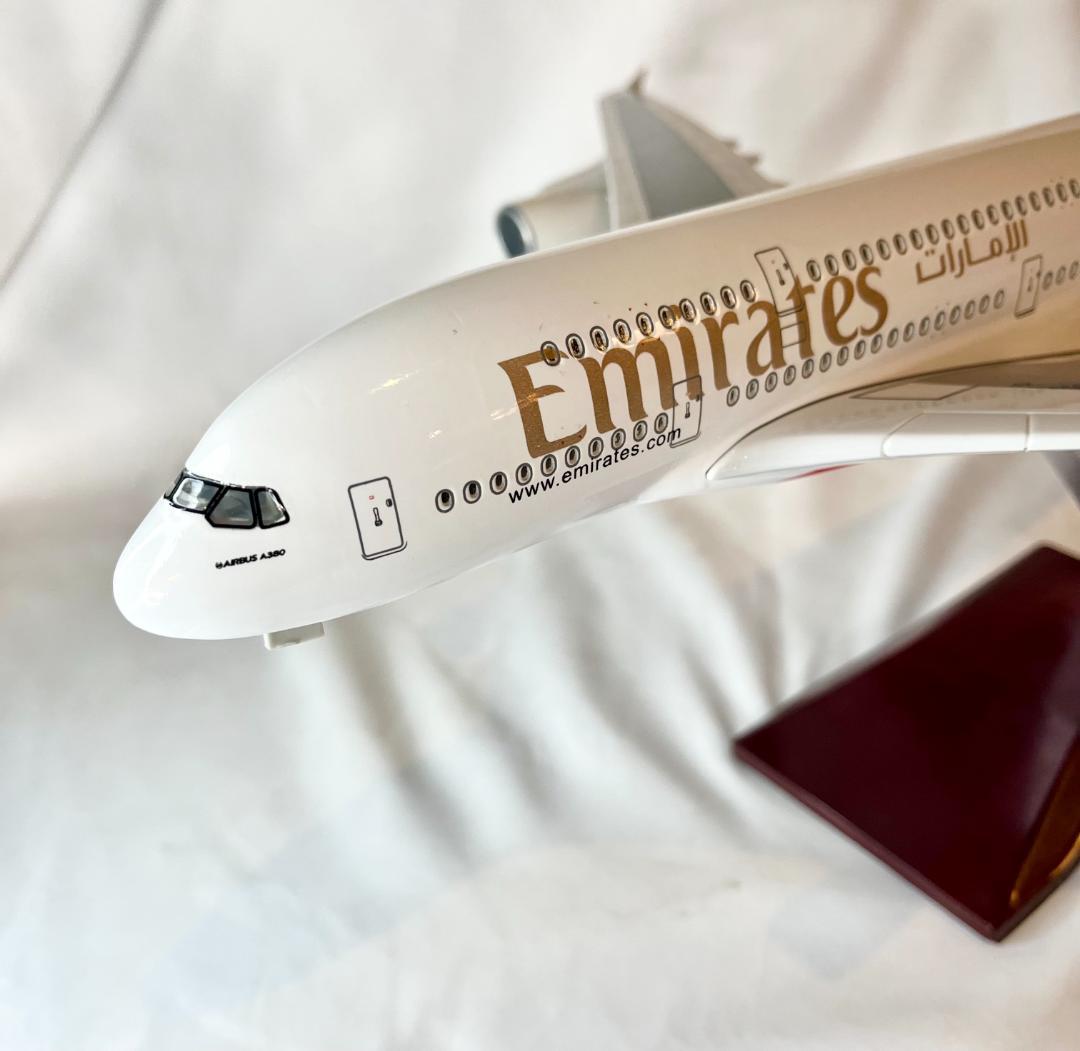 Aircraft Model エミレーツ航空 ライト点灯 Airbus A380