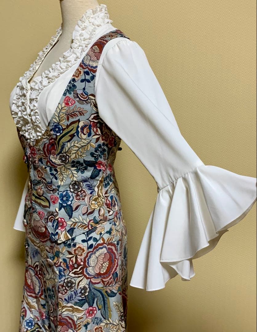 フラメンコ衣装 Mari Quita 上下➕ブラウス➕ウエストリボンの4点